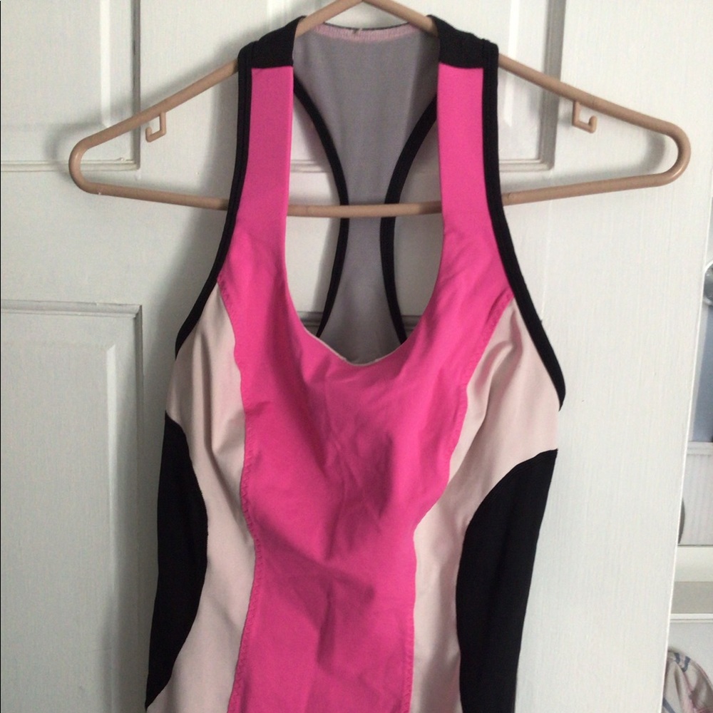 Lululemon tank